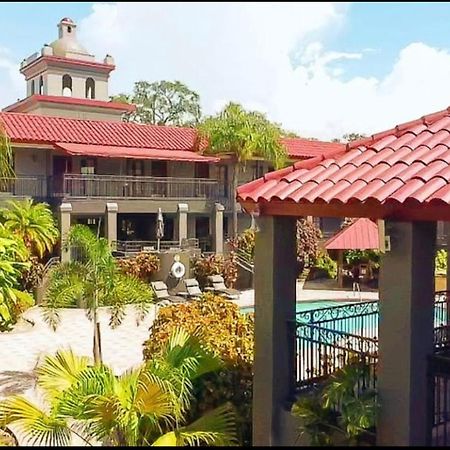 Red Roof Inn Plus & Suites Тампа Екстериор снимка
