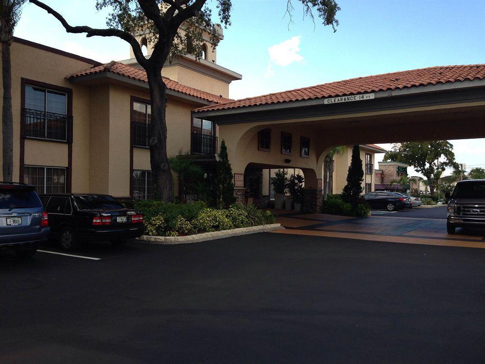 Red Roof Inn Plus & Suites Тампа Екстериор снимка