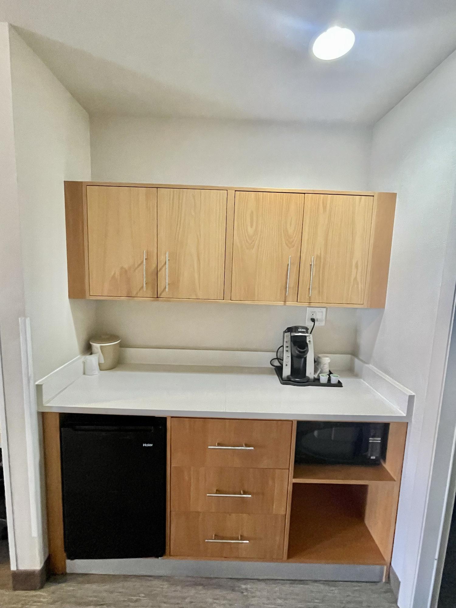 Red Roof Inn Plus & Suites Тампа Екстериор снимка