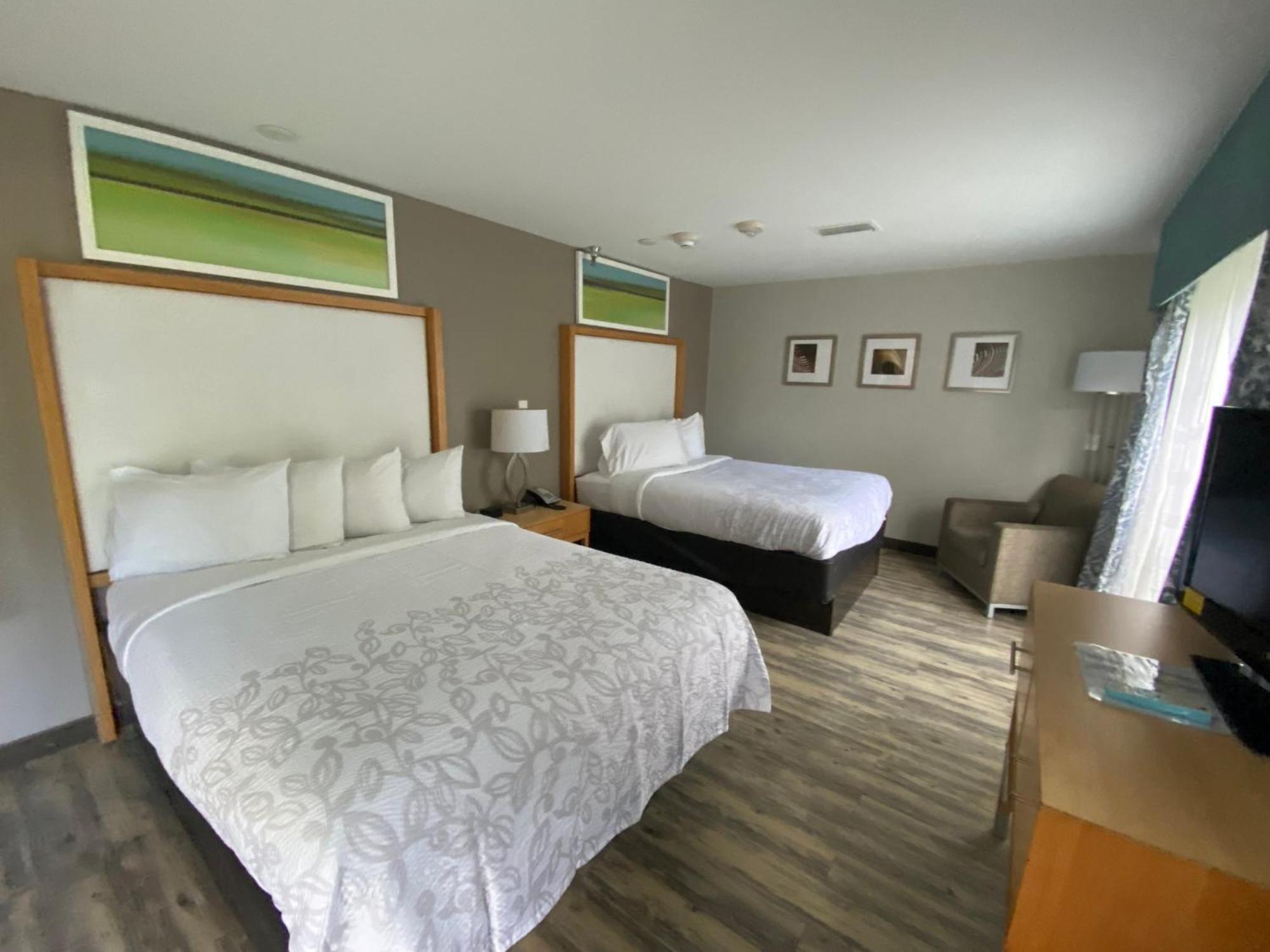 Red Roof Inn Plus & Suites Тампа Екстериор снимка