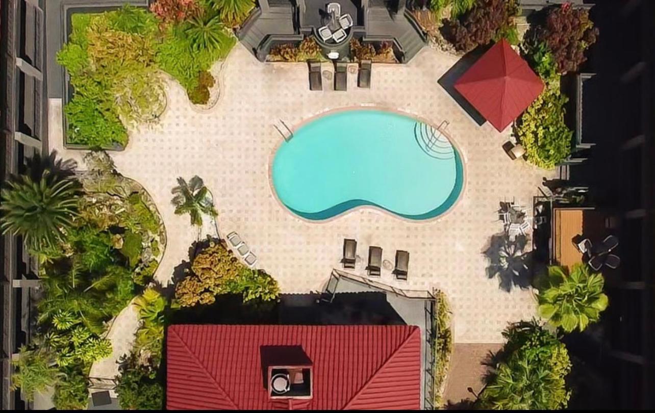 Red Roof Inn Plus & Suites Тампа Екстериор снимка