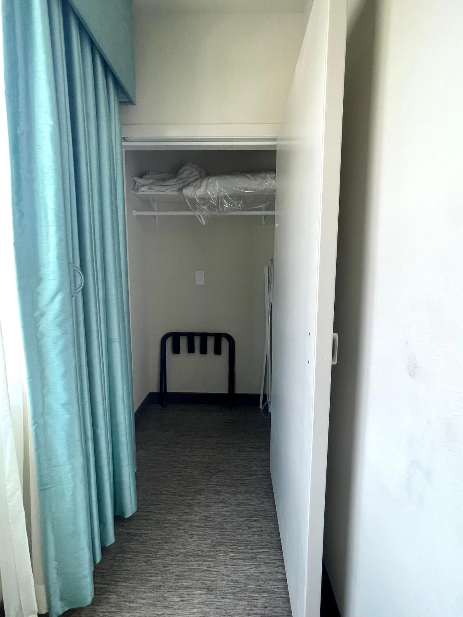 Red Roof Inn Plus & Suites Тампа Стая снимка